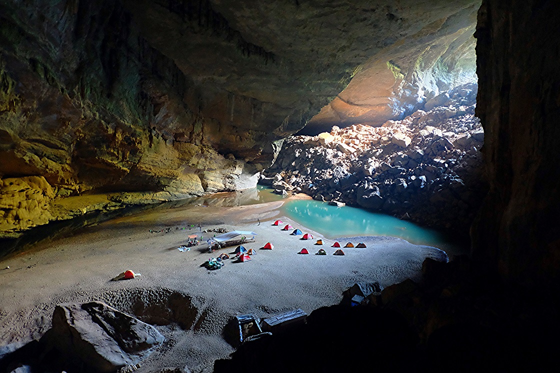 Phong Nha Trekking 2 Days Hang En Cave